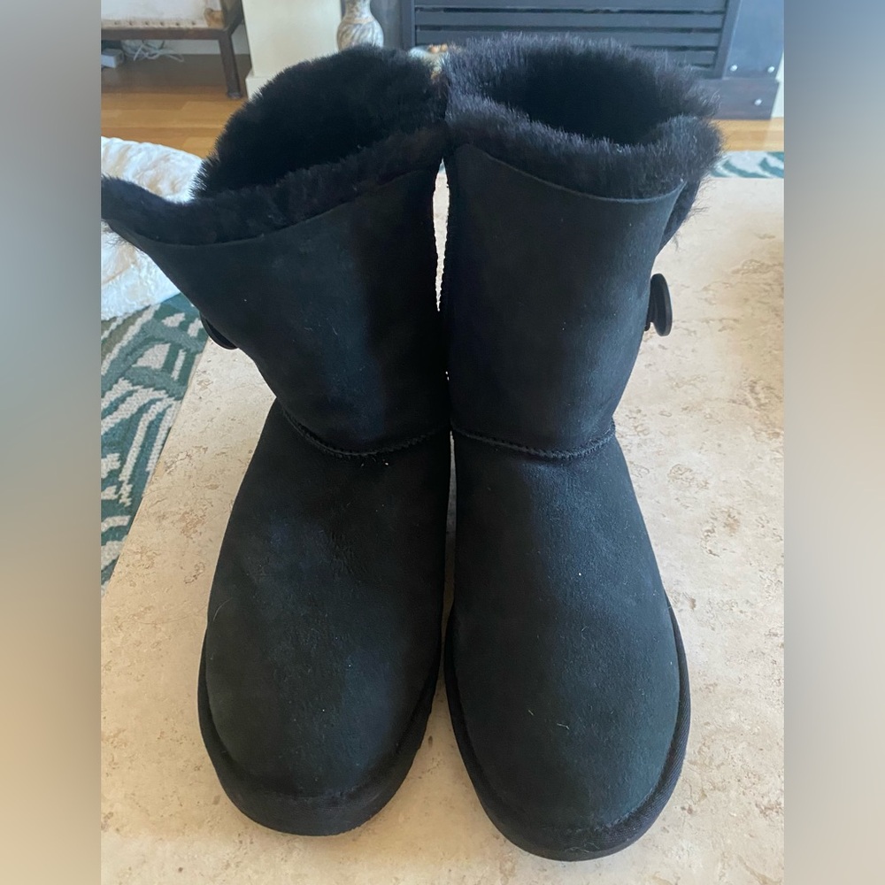 Women’s Bailey Ugg Boots with side button
